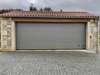 5 modelos de puertas de garaje Hörmann que mejor se adaptan a fachadas modernas