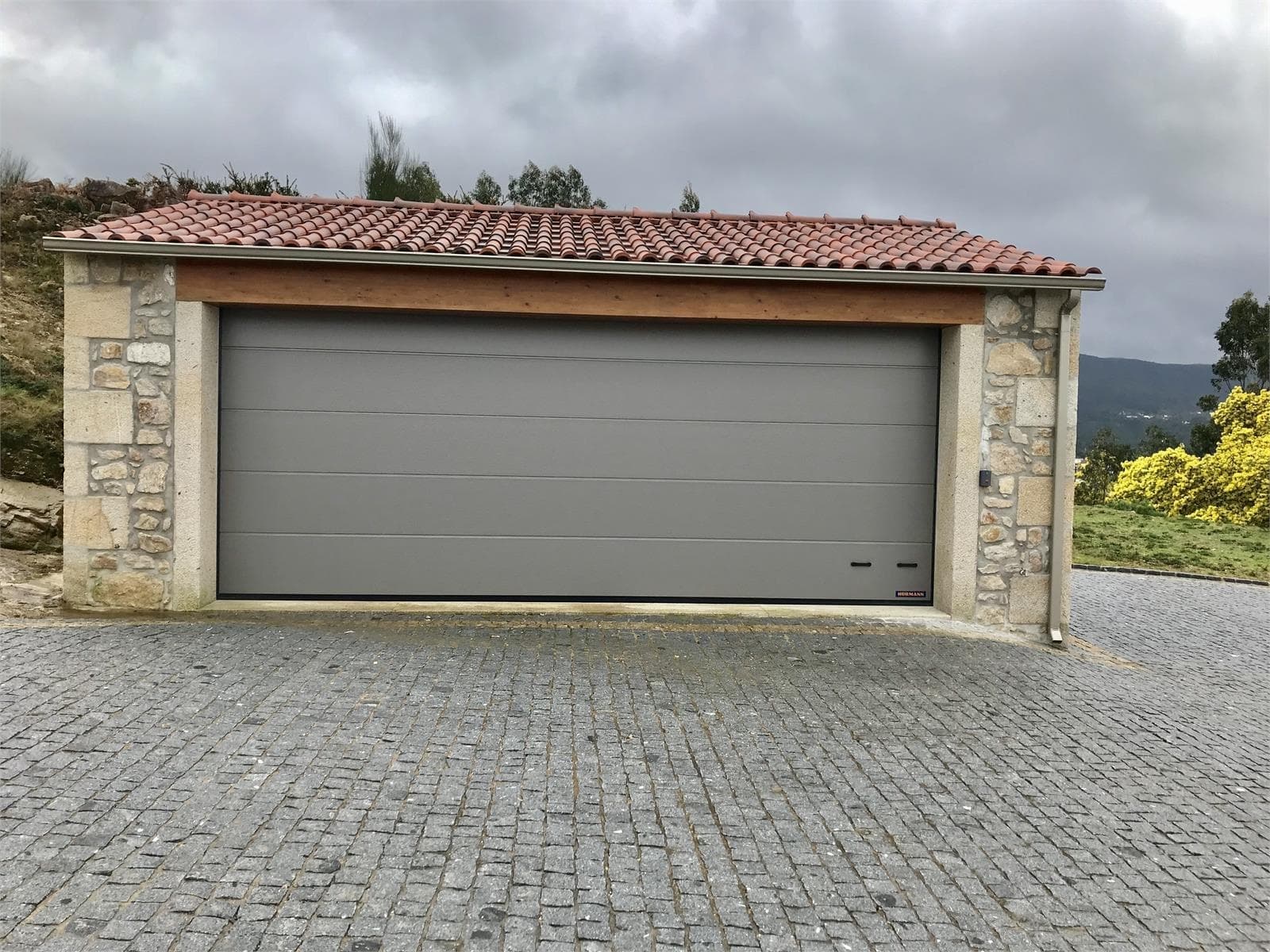 ¡Expertos en instalación de puertas de garaje automáticas!