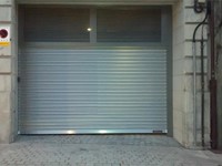 Los 5 errores más comunes al instalar puertas de garaje y cómo evitarlos
