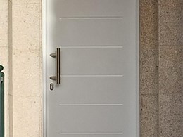 puerta entrada vivienda thermo46  color blanco RAL 9016