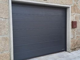puerta seccional  renomatic   color gris antracita