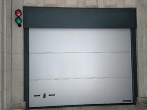 Se ha ido la luz, ¿Cómo puedo manipular mi puerta de garaje manualmente?