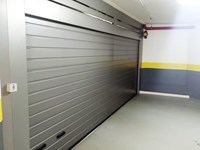 ¿Vale la pena instalar una puerta de garaje con ventana?